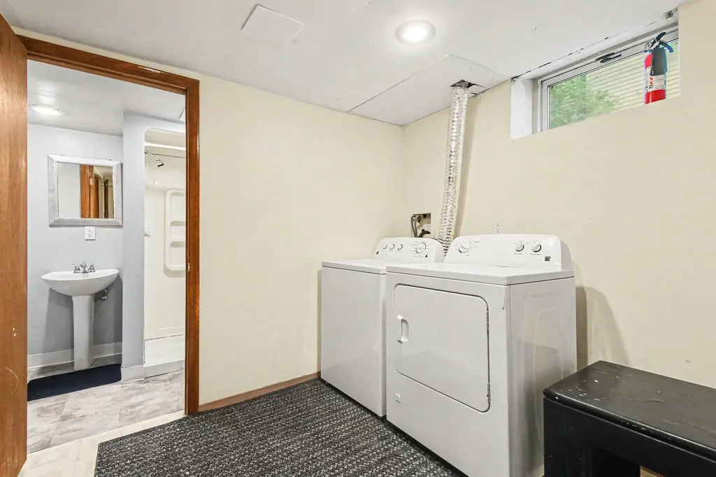 47 Carlton Avenue SE Grand Rapids City MI 49506