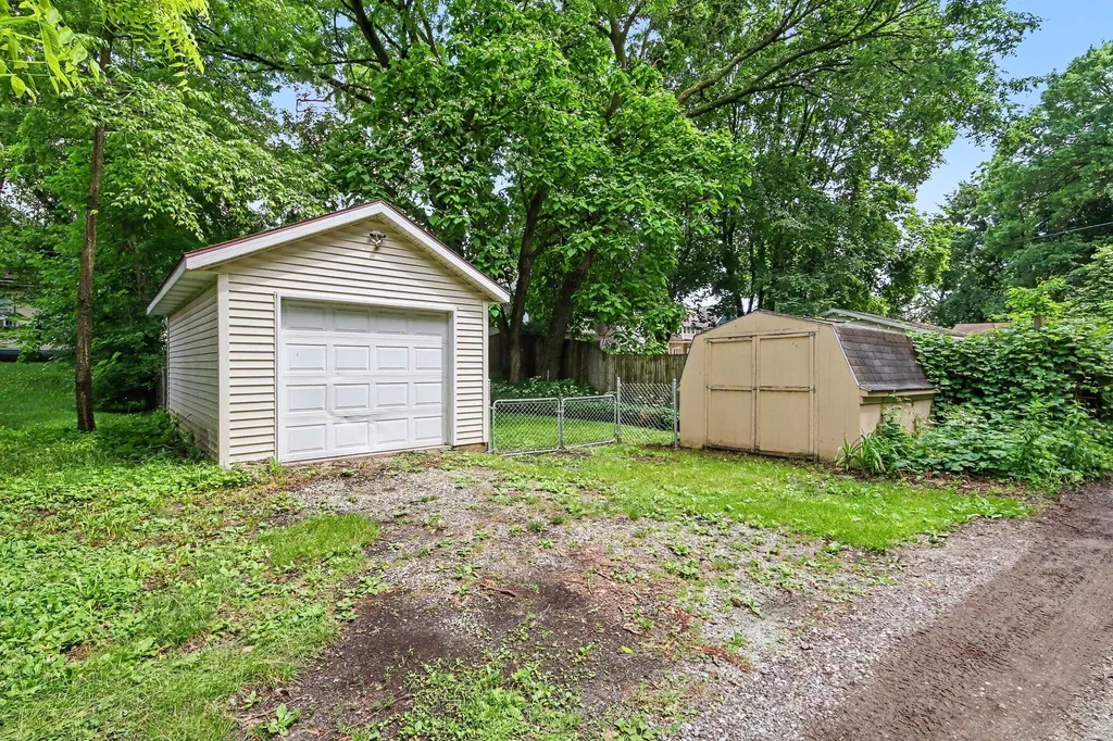 47 Carlton Avenue SE Grand Rapids City MI 49506