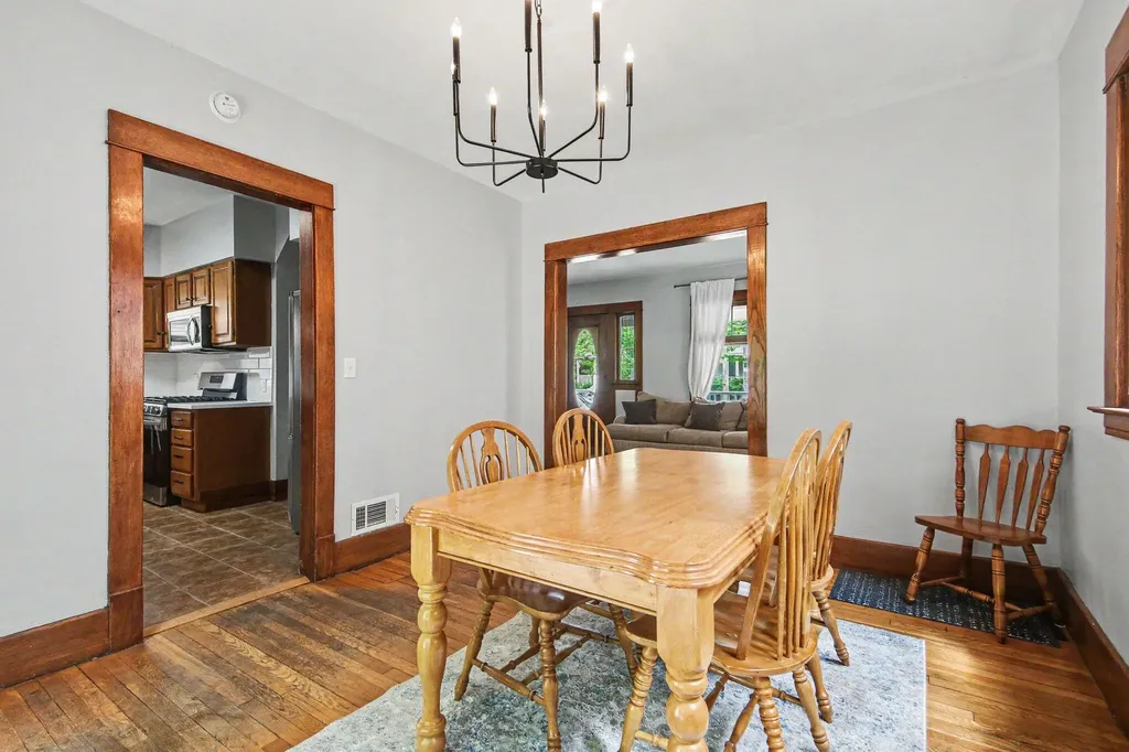 47 Carlton Avenue SE Grand Rapids City MI 49506