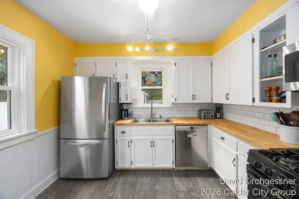 1224 Benjamin Avenue SE Grand Rapids City MI 49506