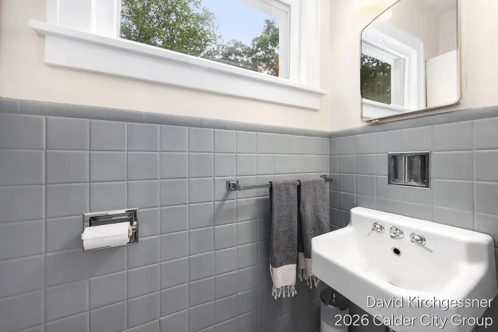 1224 Benjamin Avenue SE Grand Rapids City MI 49506