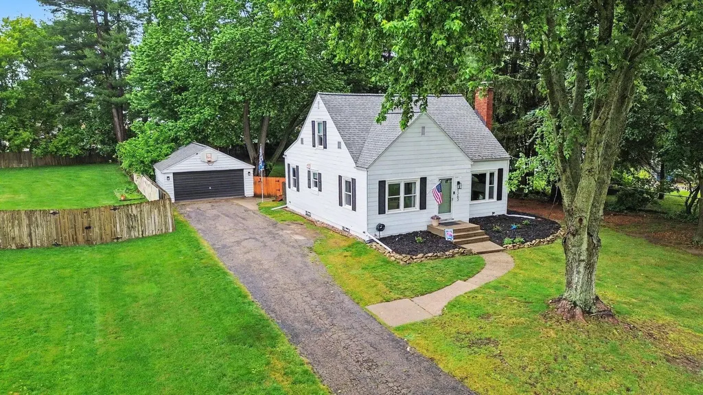 1263 Benning Avenue NW Grand Rapids City MI 49504