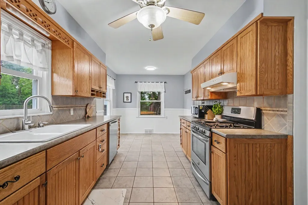 1263 Benning Avenue NW Grand Rapids City MI 49504