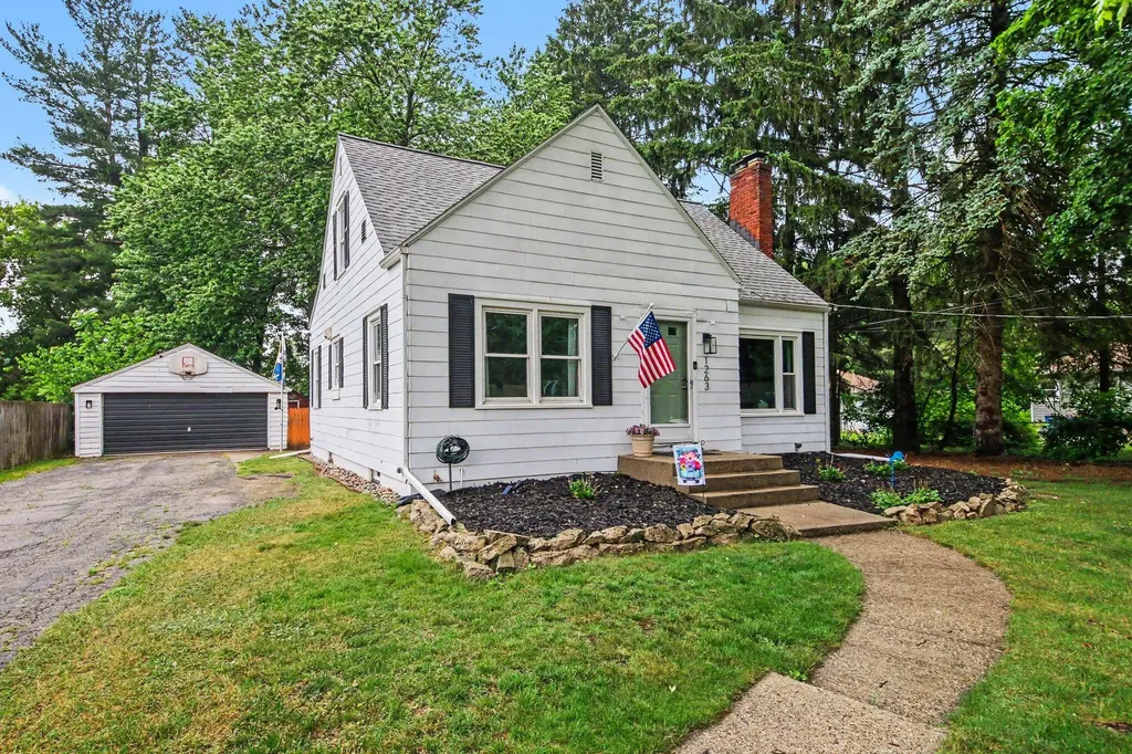 1263 Benning Avenue NW Grand Rapids City MI 49504