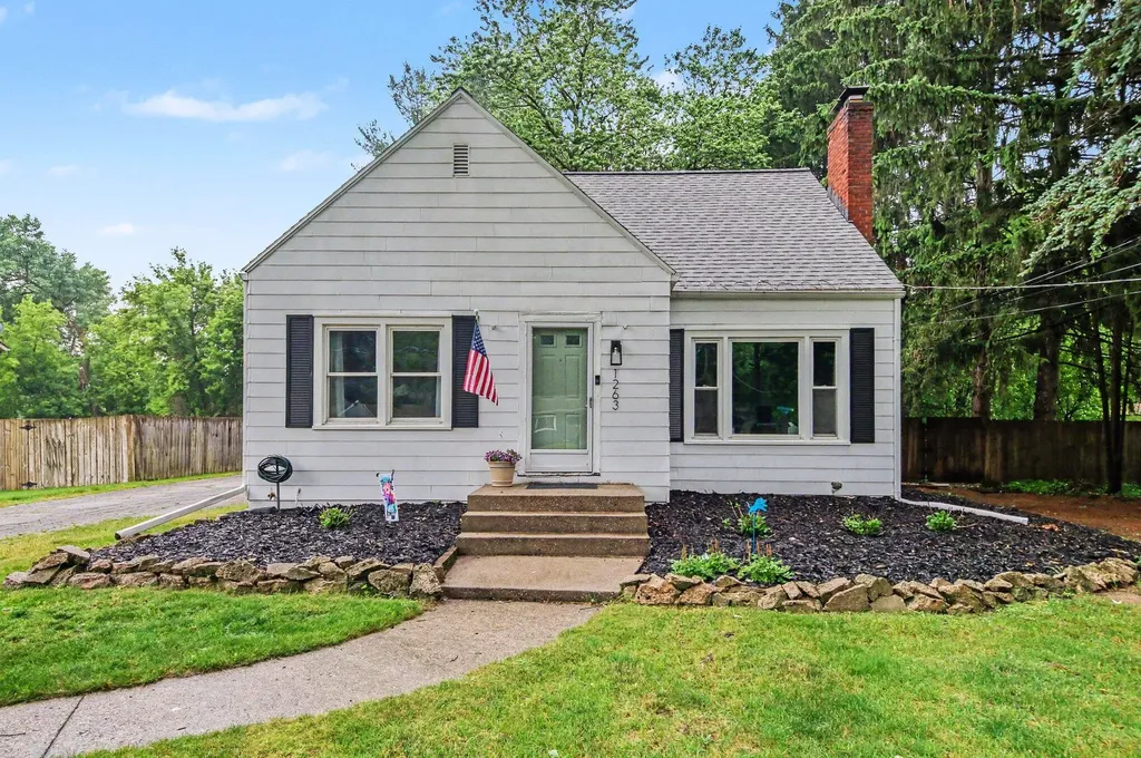 1263 Benning Avenue NW Grand Rapids City MI 49504