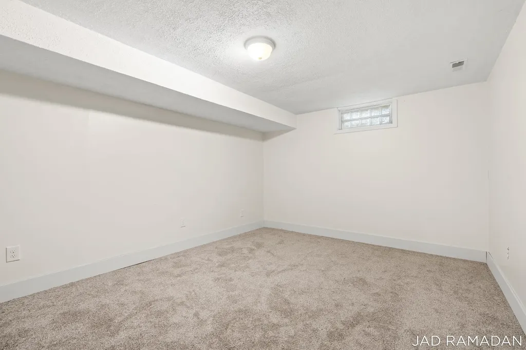 1620 32nd Street SW Wyoming City MI 49519