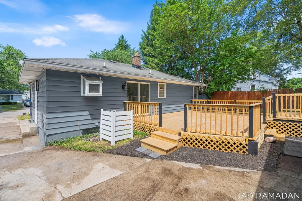 1620 32nd Street SW Wyoming City MI 49519