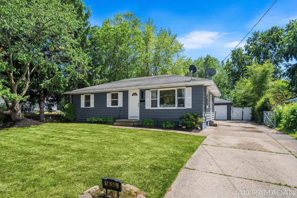 1620 32nd Street SW Wyoming City MI 49519