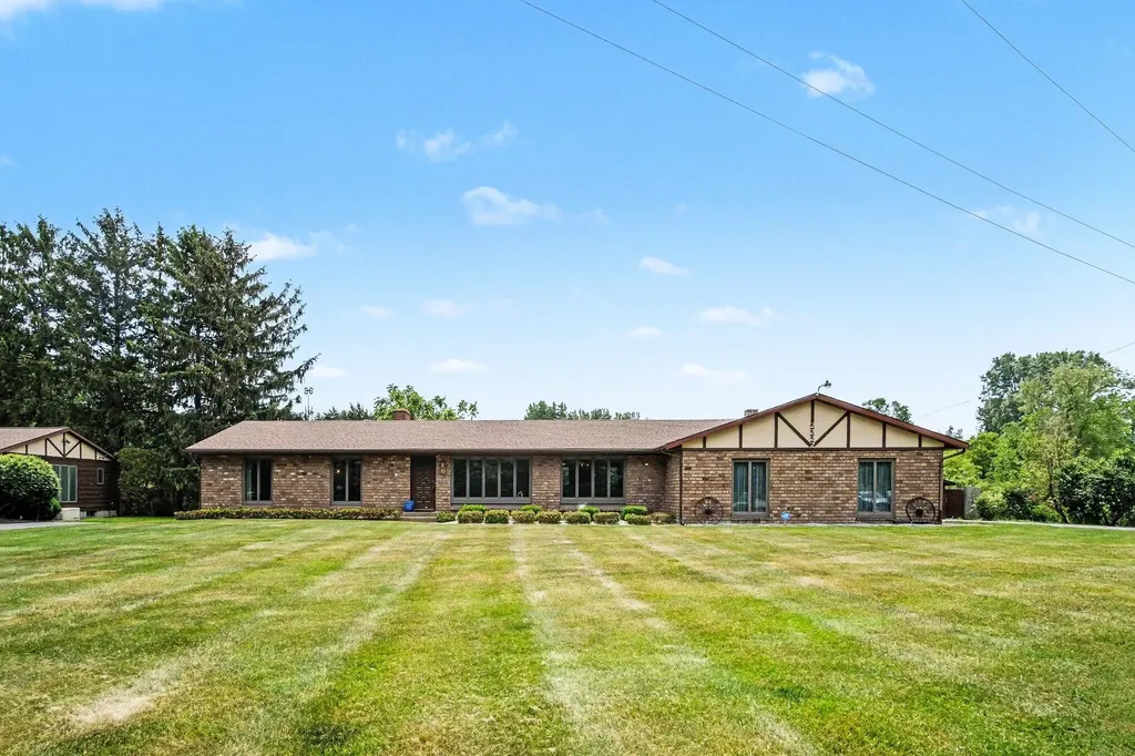 2222 Hayes Street NW Tallmadge Charter Township MI 49435