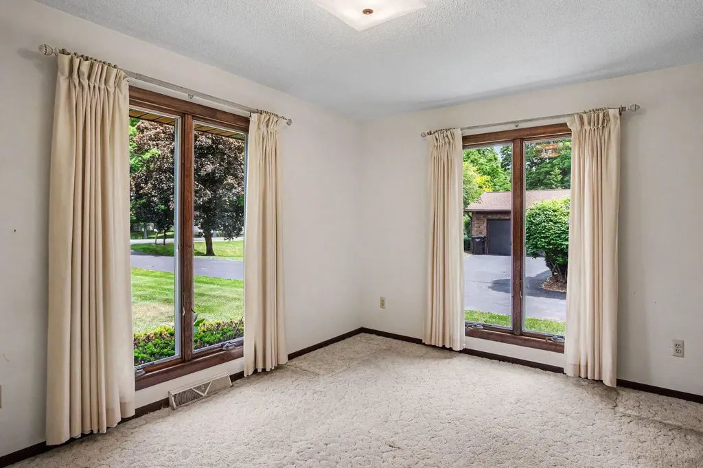 2222 Hayes Street NW Tallmadge Charter Township MI 49435