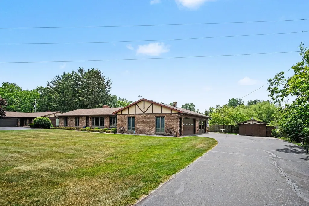 2222 Hayes Street NW Tallmadge Charter Township MI 49435