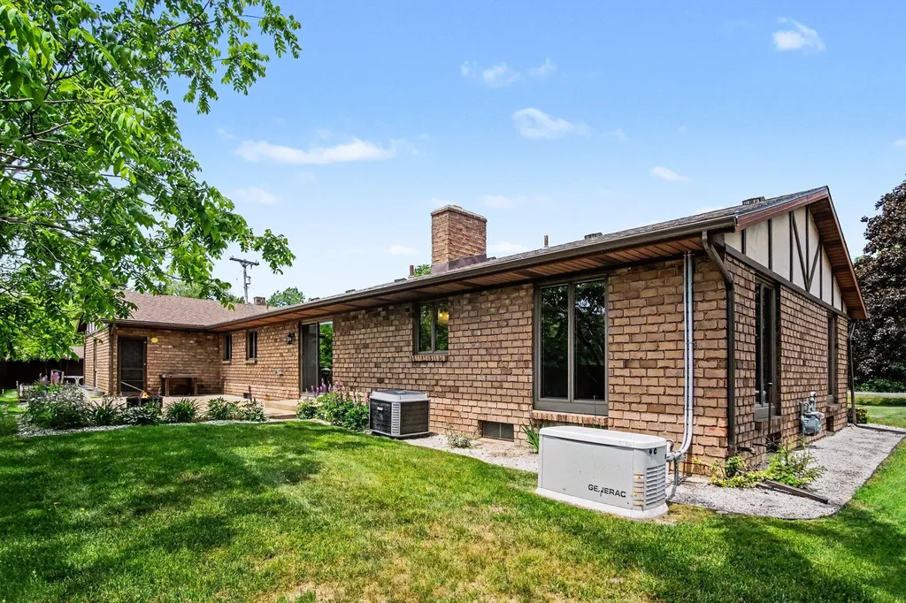 2222 Hayes Street NW Tallmadge Charter Township MI 49435