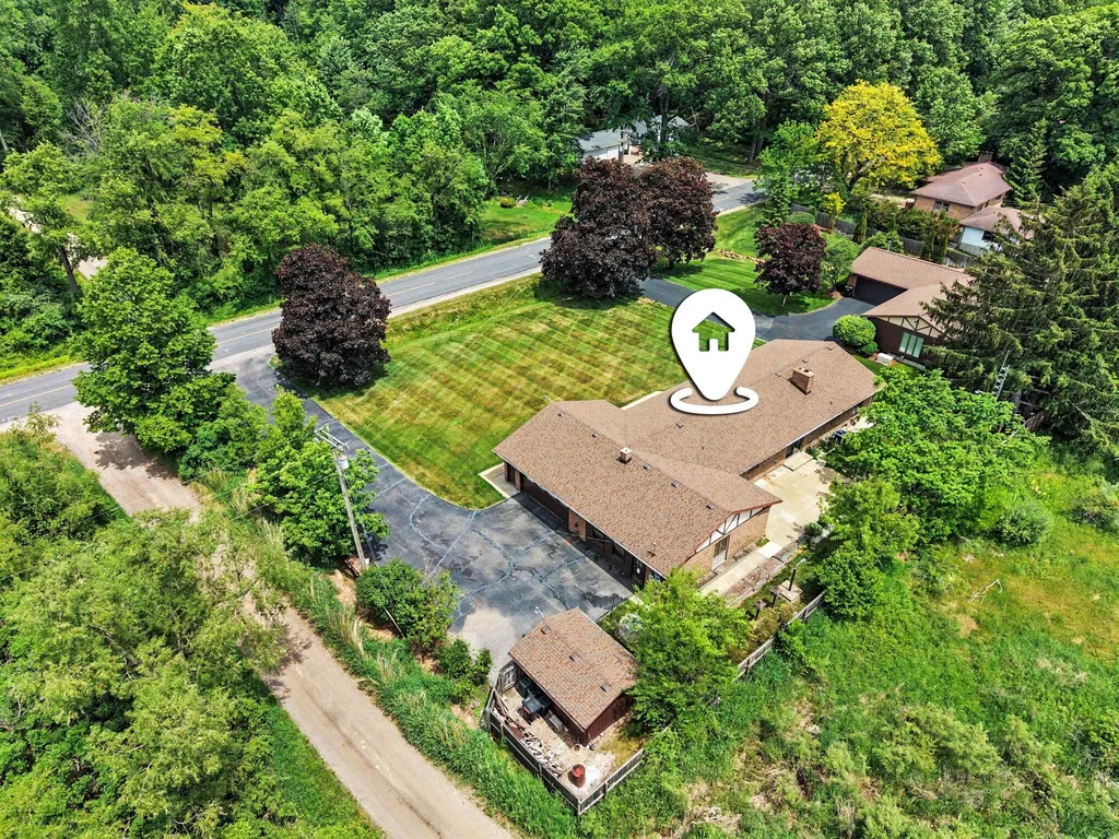 2222 Hayes Street NW Tallmadge Charter Township MI 49435