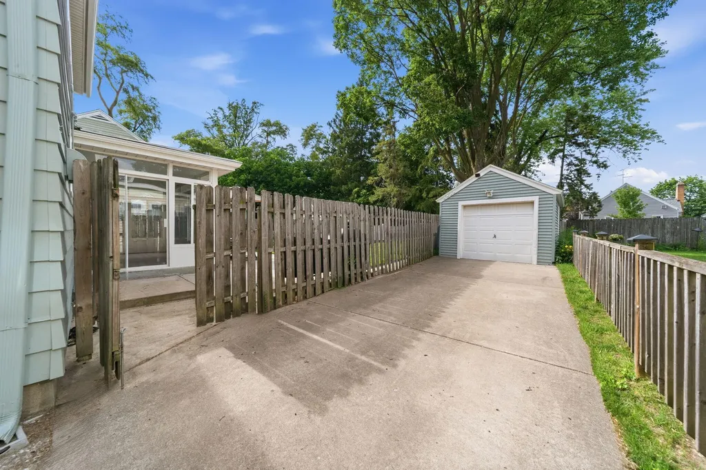 619 Ottillia Street SE Grand Rapids City MI 49507