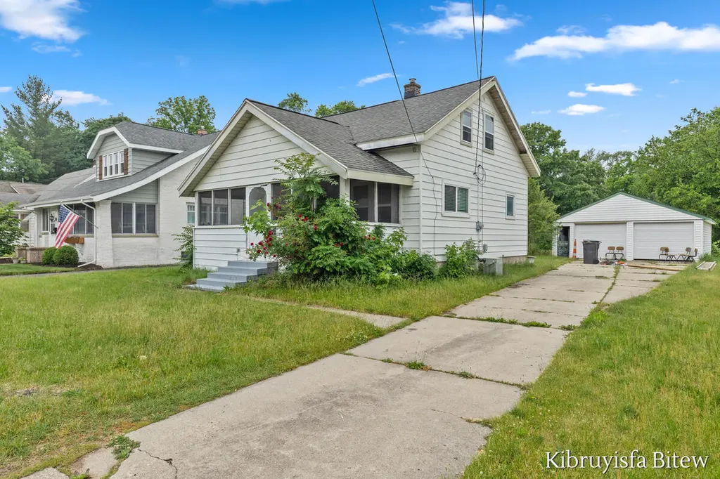 2453 Byron Center Avenue SW Wyoming City MI 49519