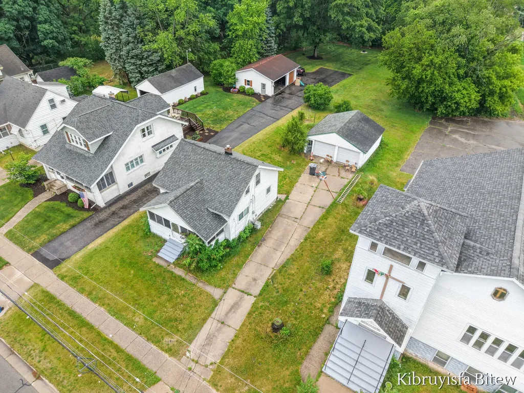 2453 Byron Center Avenue SW Wyoming City MI 49519