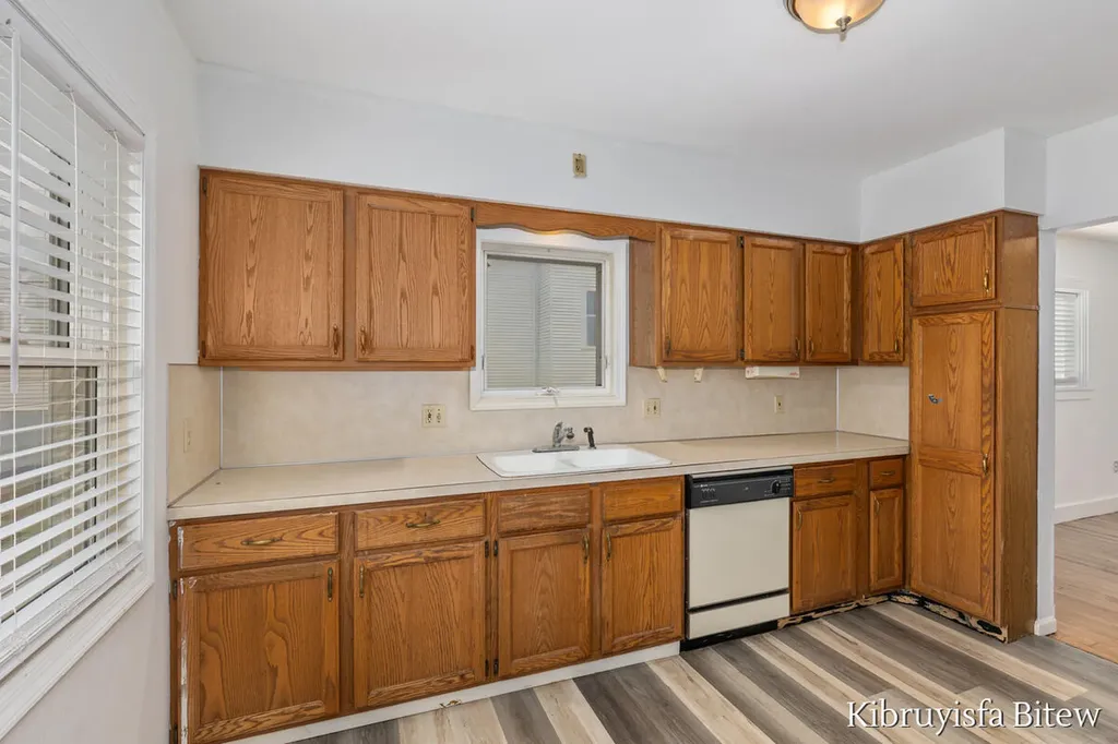 2453 Byron Center Avenue SW Wyoming City MI 49519