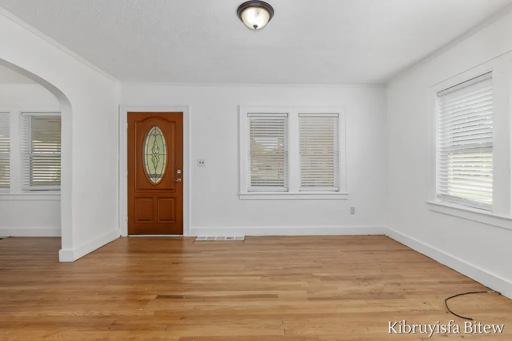 2453 Byron Center Avenue SW Wyoming City MI 49519