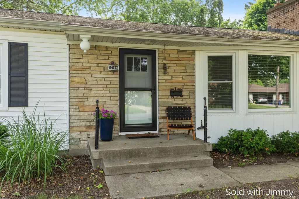 1744 Woodward Avenue SE Grand Rapids City MI 49506