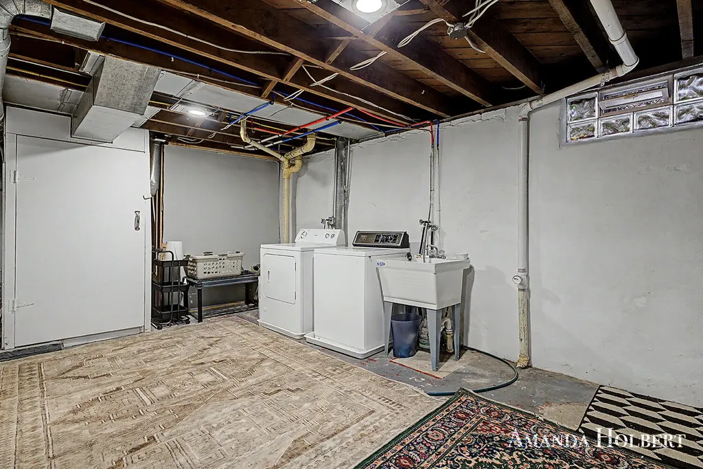 1946 Wyoming Avenue SW Wyoming City MI 49519