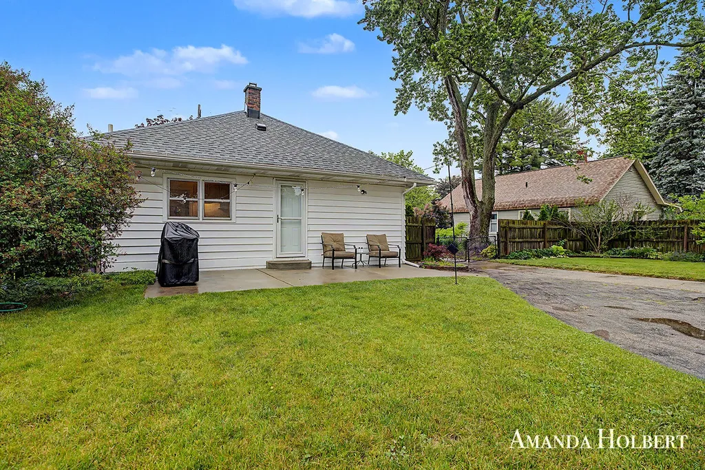 1946 Wyoming Avenue SW Wyoming City MI 49519