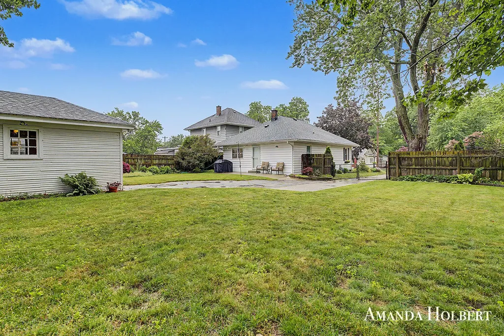 1946 Wyoming Avenue SW Wyoming City MI 49519