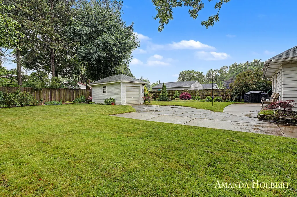 1946 Wyoming Avenue SW Wyoming City MI 49519
