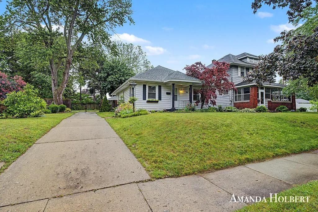 1946 Wyoming Avenue SW Wyoming City MI 49519