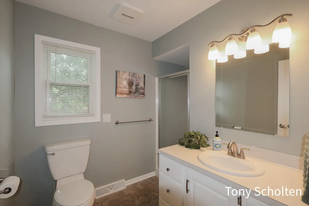 7537 Woodside Drive Georgetown Charter Township MI 49426