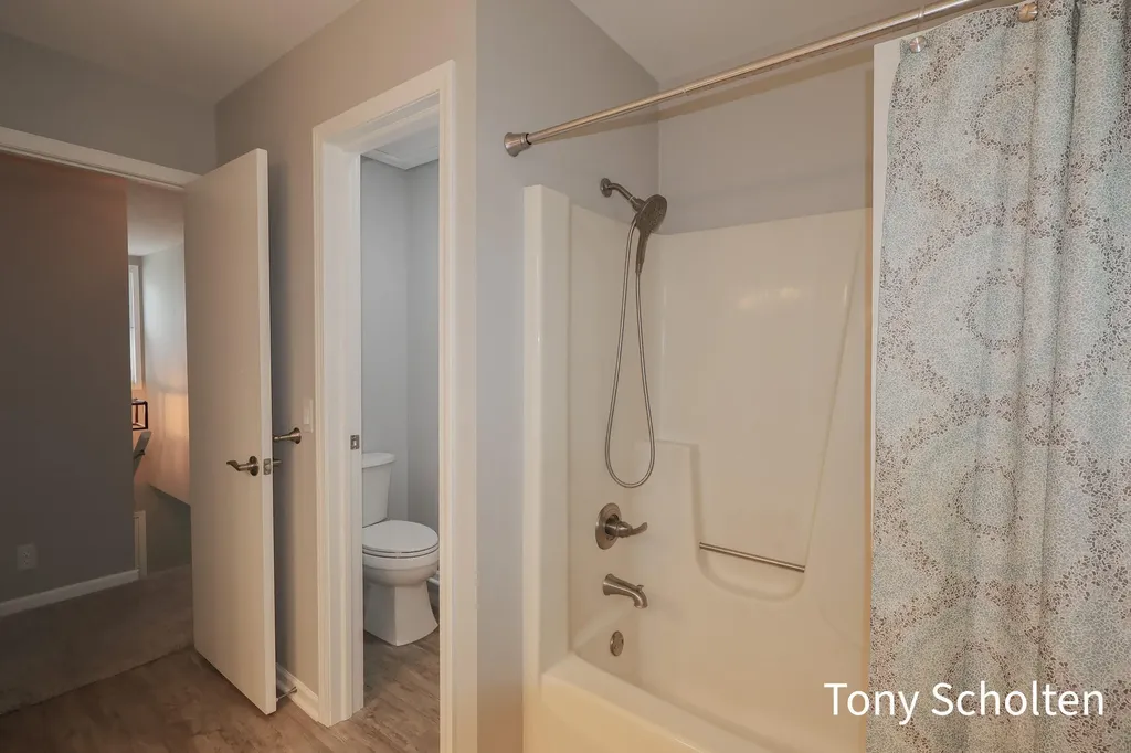 7537 Woodside Drive Georgetown Charter Township MI 49426