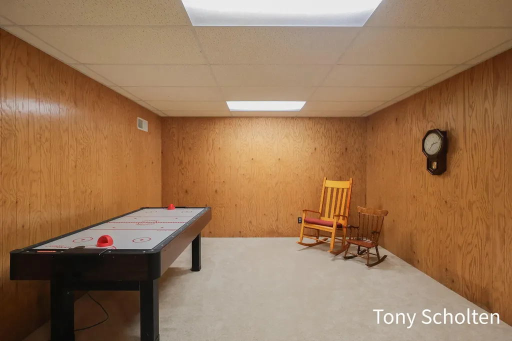 7537 Woodside Drive Georgetown Charter Township MI 49426