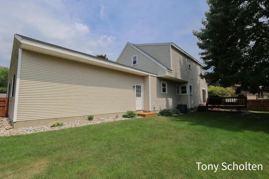 7537 Woodside Drive Georgetown Charter Township MI 49426