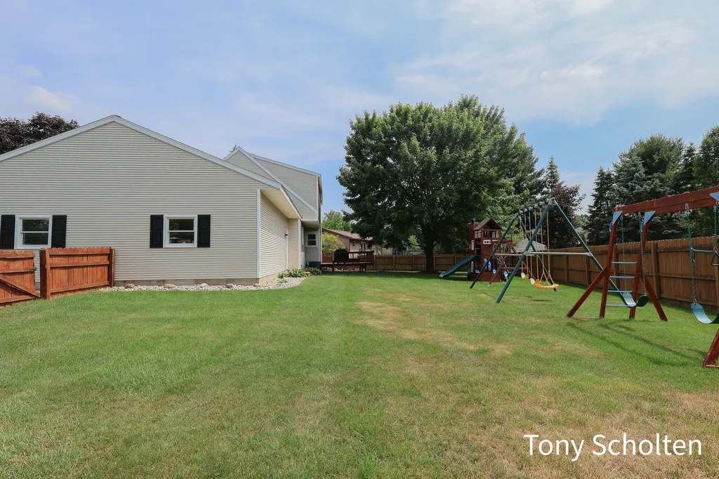 7537 Woodside Drive Georgetown Charter Township MI 49426