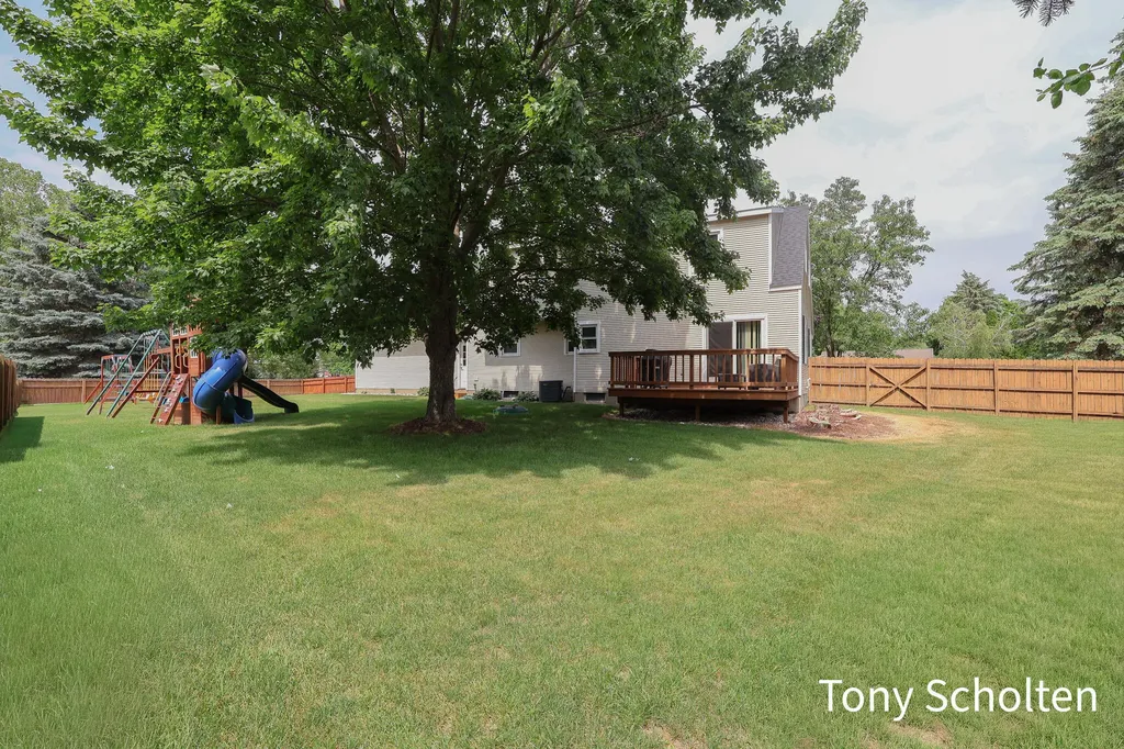 7537 Woodside Drive Georgetown Charter Township MI 49426