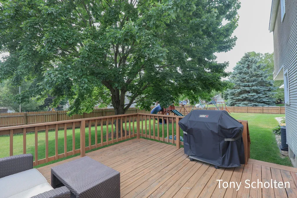 7537 Woodside Drive Georgetown Charter Township MI 49426