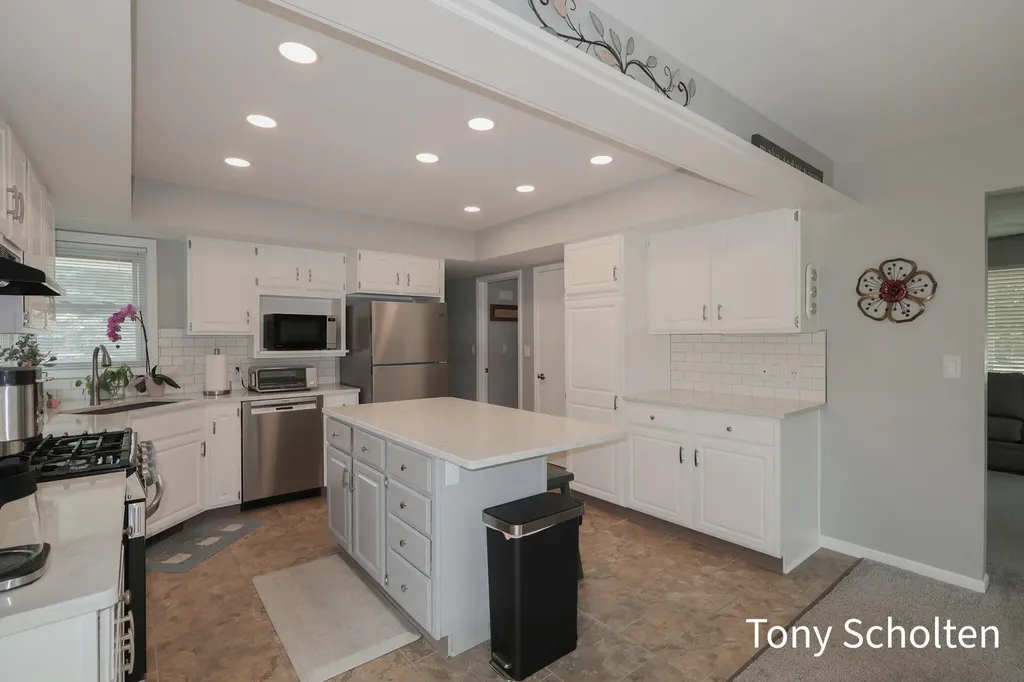 7537 Woodside Drive Georgetown Charter Township MI 49426