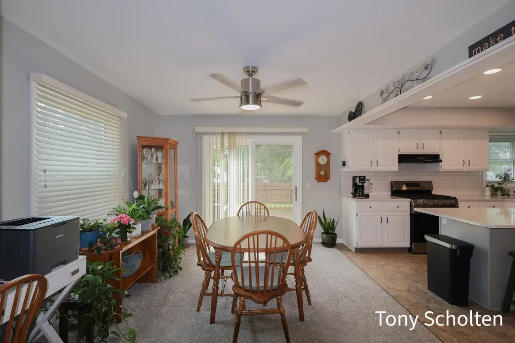 7537 Woodside Drive Georgetown Charter Township MI 49426