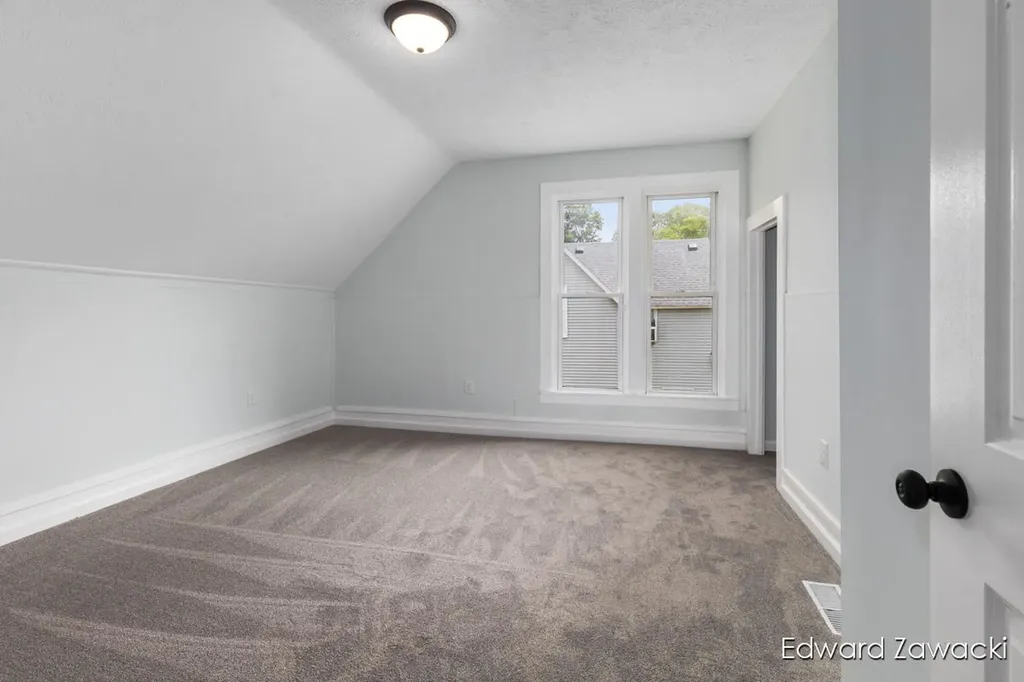 404 S Bridge Street Belding City MI 48809
