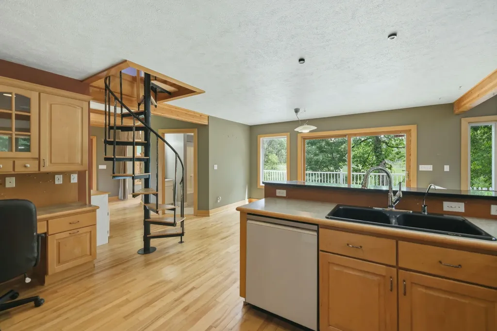 1372 Cramton Avenue NE Ada Township MI 49301