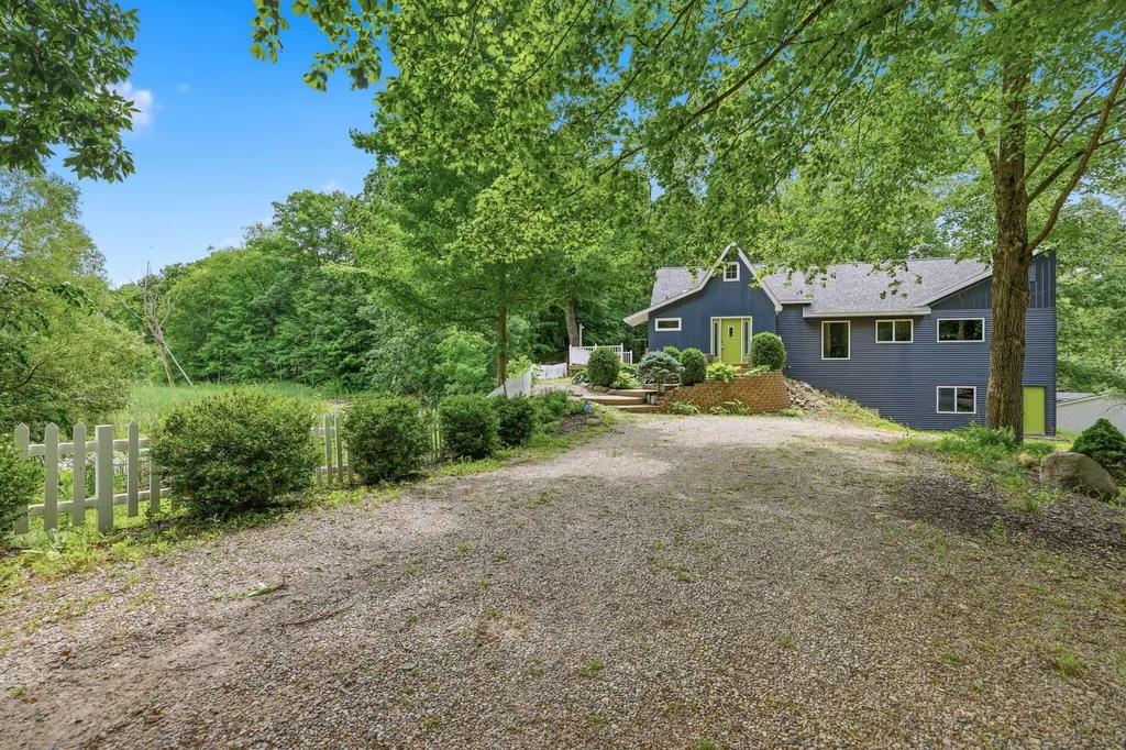1372 Cramton Avenue NE Ada Township MI 49301