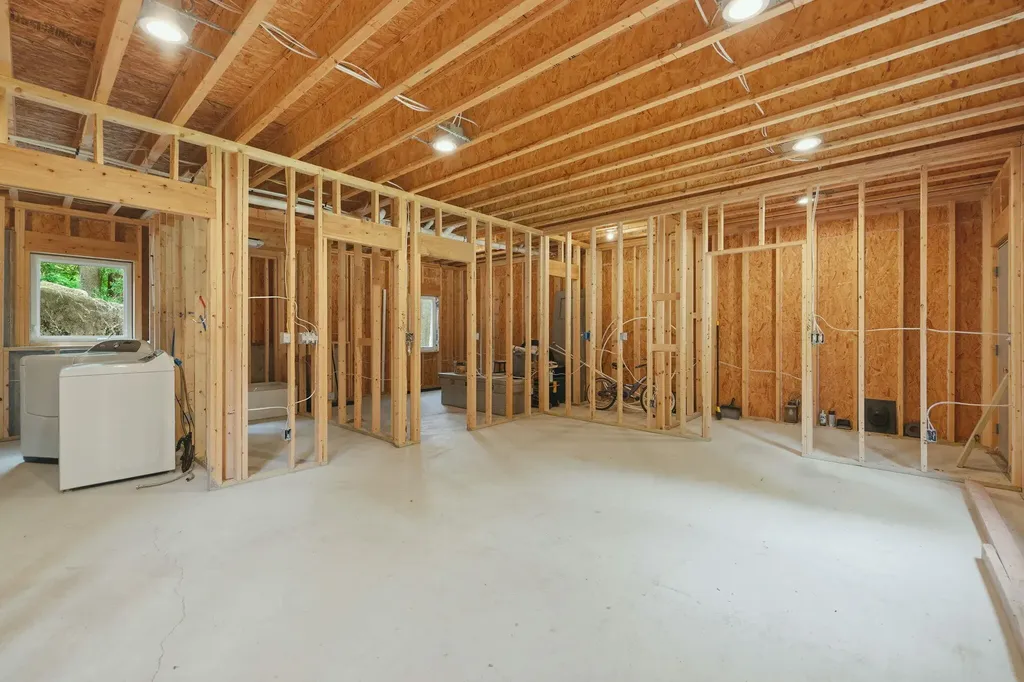 1372 Cramton Avenue NE Ada Township MI 49301