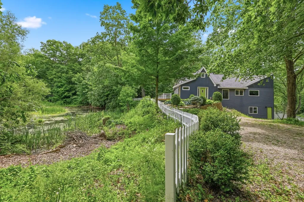 1372 Cramton Avenue NE Ada Township MI 49301
