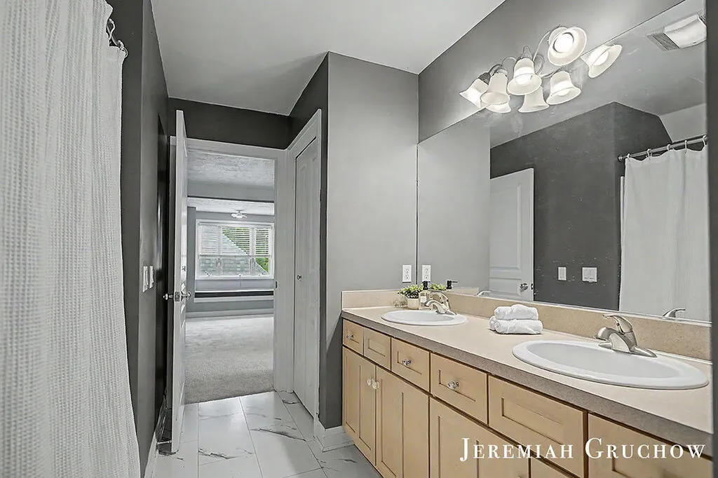 3333 Falcon Bluff Court NE Grand Rapids Charter Township MI 49525
