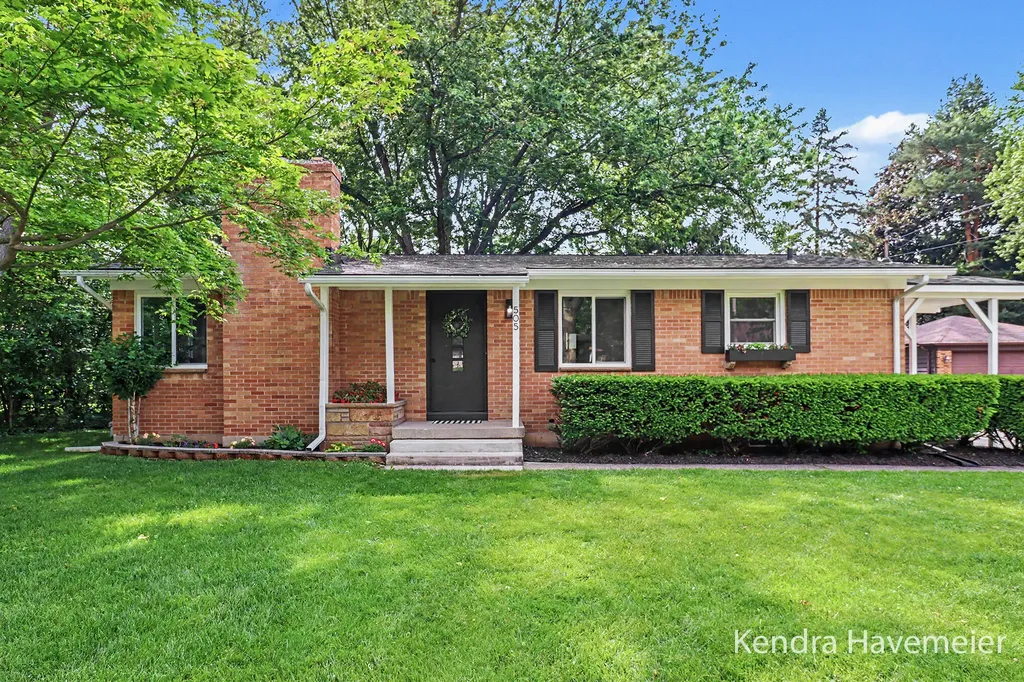 505 Fairfield Avenue NW Grand Rapids City MI 49504
