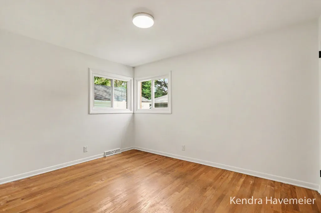 505 Fairfield Avenue NW Grand Rapids City MI 49504