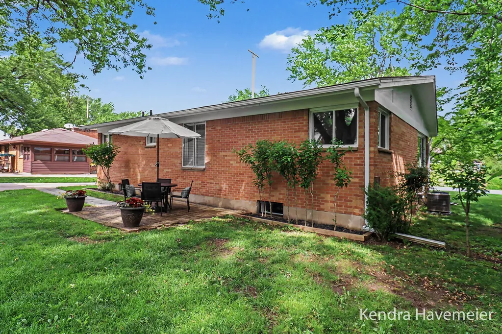 505 Fairfield Avenue NW Grand Rapids City MI 49504