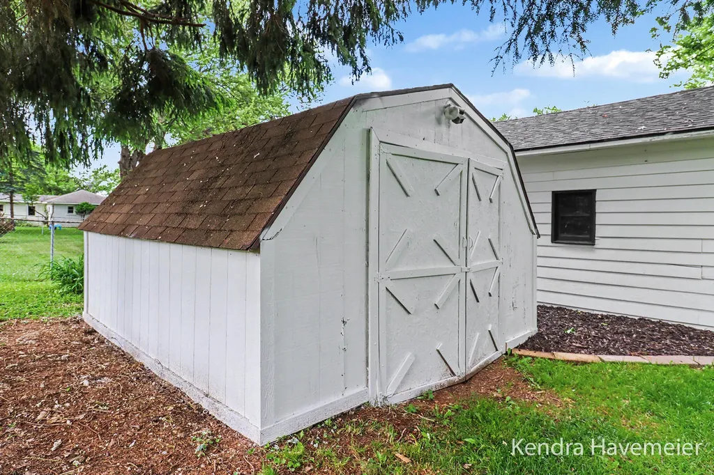 505 Fairfield Avenue NW Grand Rapids City MI 49504
