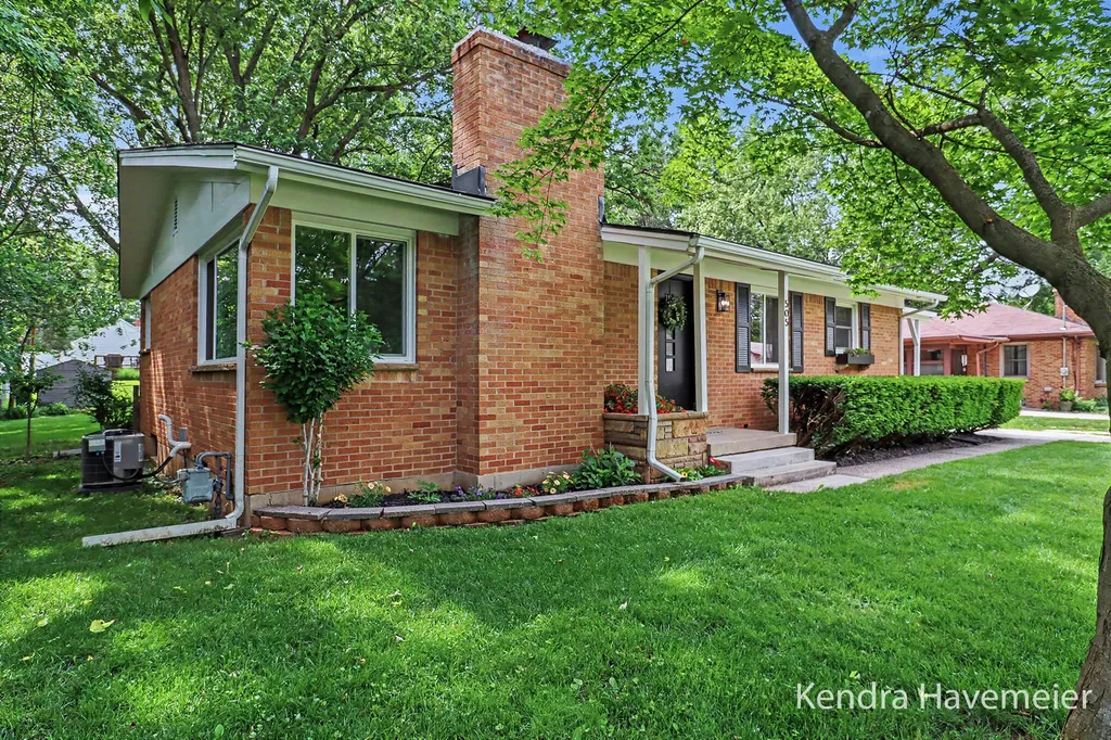 505 Fairfield Avenue NW Grand Rapids City MI 49504