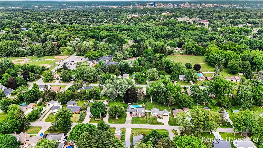 505 Fairfield Avenue NW Grand Rapids City MI 49504