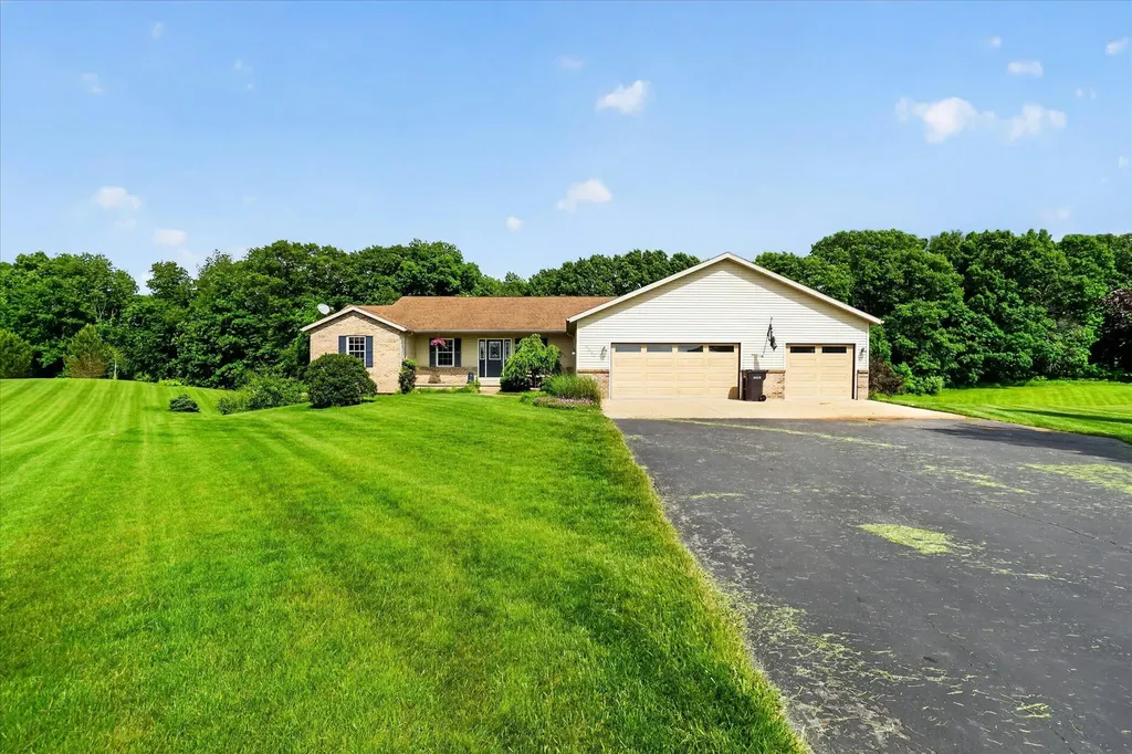 9546 Plow Point Court SE Caledonia Township MI 49302